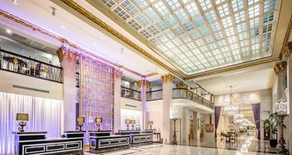 Junior Suite at Marriott Vacation Club at The Mayflower with all hotel amenities