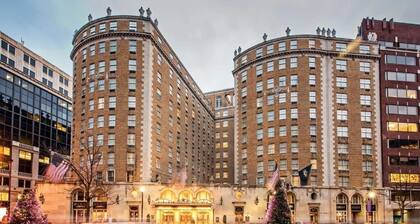 Junior Suite at Marriott Vacation Club at The Mayflower with all hotel amenities