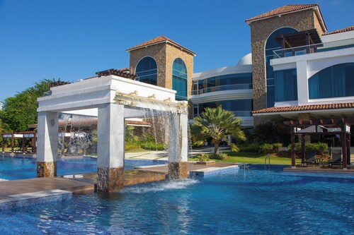 Sea view luxurious apartment near from the city