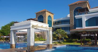 Sea view luxurious apartment near from the city