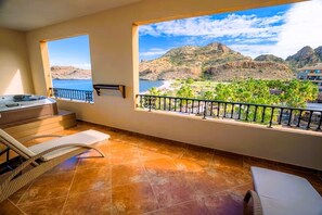 Outdoor spa tub - BREATHTAKING Two Bedroom Oceanfront Penthouse, Large Terrace, Private Hot Tub. (Loreto)