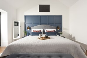 4 bedrooms, iron/ironing board, internet, bed sheets - Trebyre - Pet Friendly Barn Conversion (Padstow)