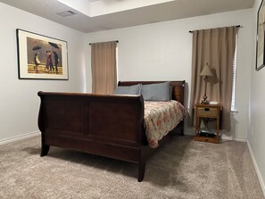 3 chambres, fer et planche à repasser, Wi-Fi, draps fournis