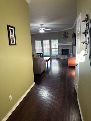 TV connectée, cheminée