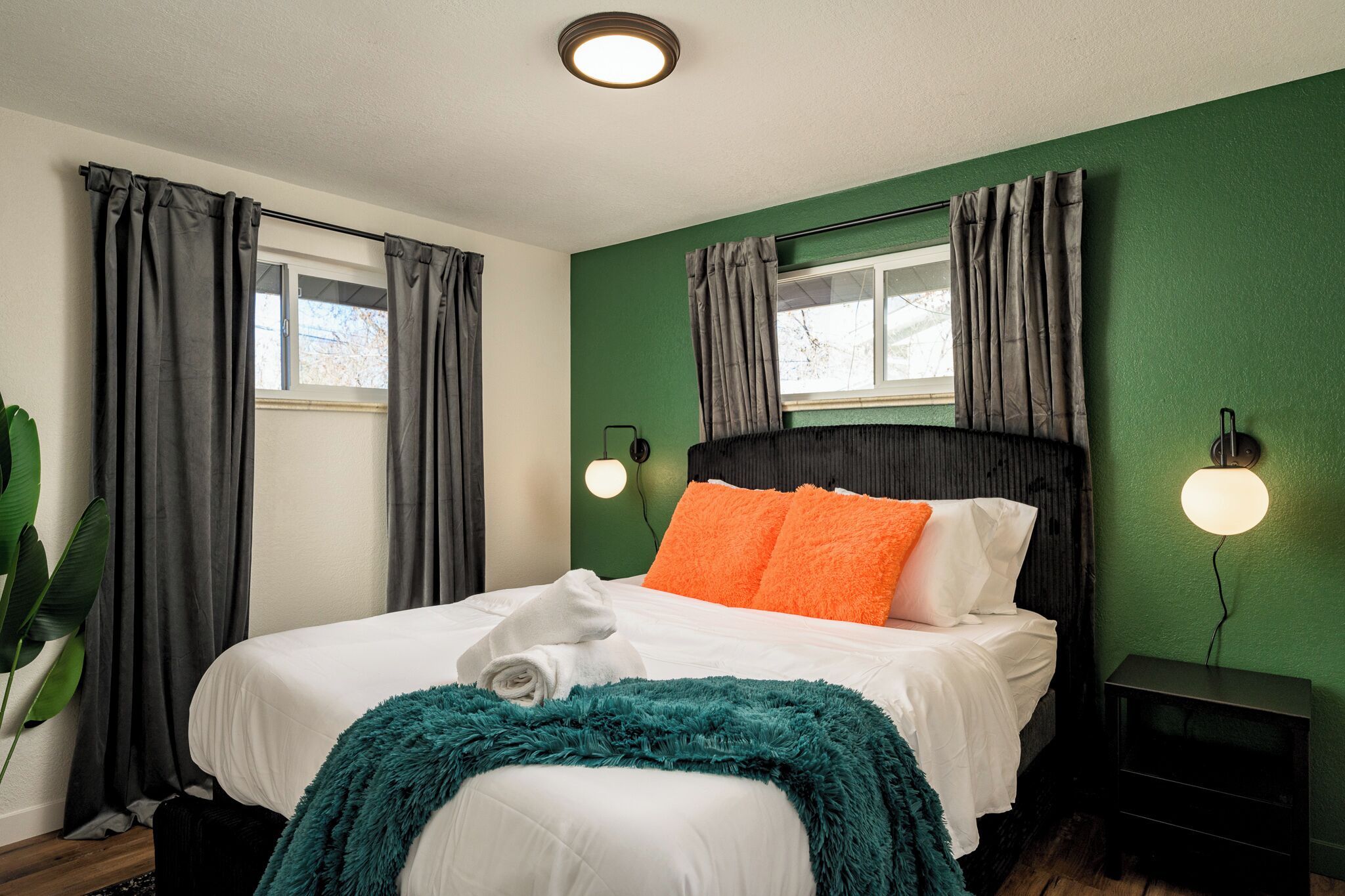 4 bedrooms, iron/ironing board, travel crib, free WiFi