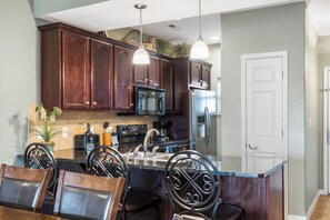 Fridge, microwave, oven, stovetop - 2 Bedroom Condo w Deck & Wooded Views-Free Attraction Tickets-Close to State Park Marina (Branson)