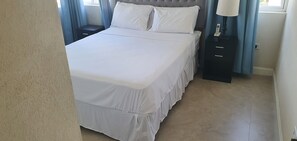 3 quartos, ferros/tábuas de passar roupa, Wi-Fi, roupa de cama