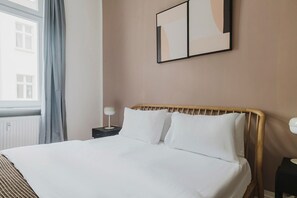 2 Schlafzimmer, BĂŒgeleisen/BĂŒgelbrett, WLAN, BettwĂ€sche