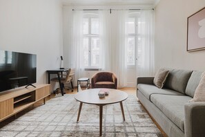 TV, stereo - Blueground | Prenzlauer Berg, elevator, furnished (Berlin)