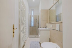 Hair dryer, towels - Blueground | Prenzlauer Berg, elevator, furnished (Berlin)