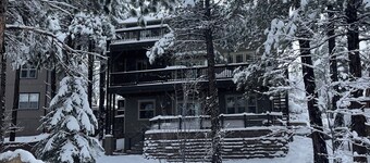 Flagstaff Family Retreat — Game Room, Gym, Fire Pit & Forest Fun!