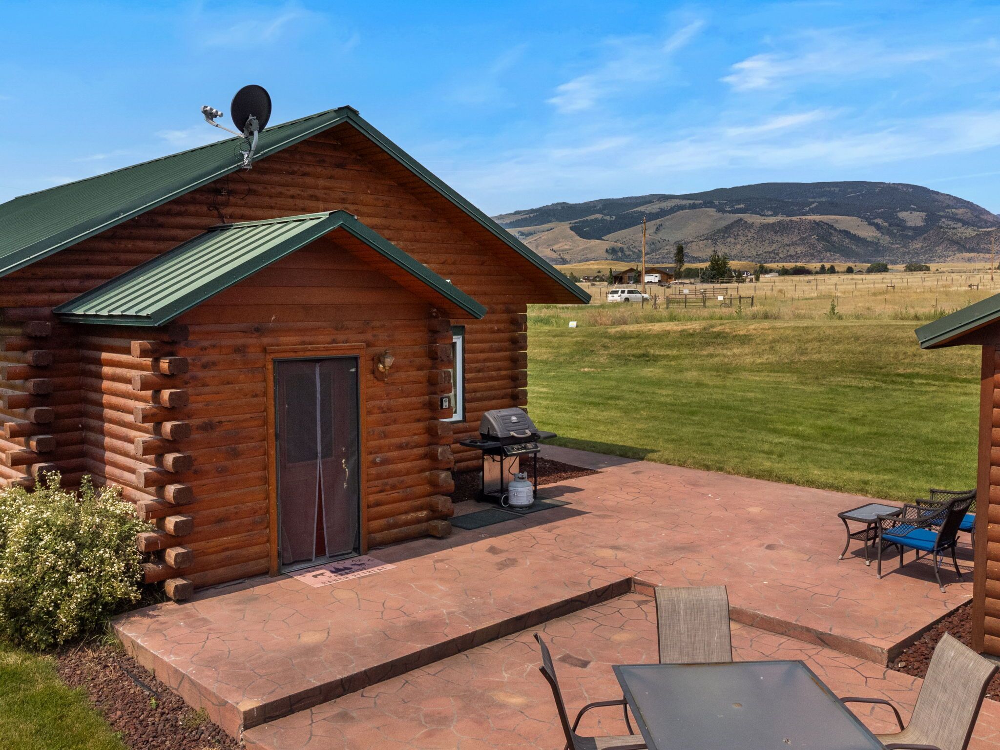 Back patio, perfect for gatherings!