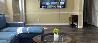  2-bedroom Duplex with AC, WiFi in delightful Dalton