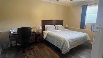 2 bedrooms, iron/ironing board, WiFi, bed sheets