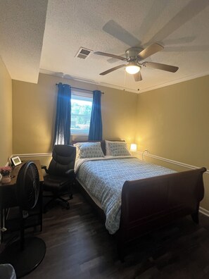 2 Schlafzimmer, Bügeleisen/Bügelbrett, WLAN, Bettwäsche