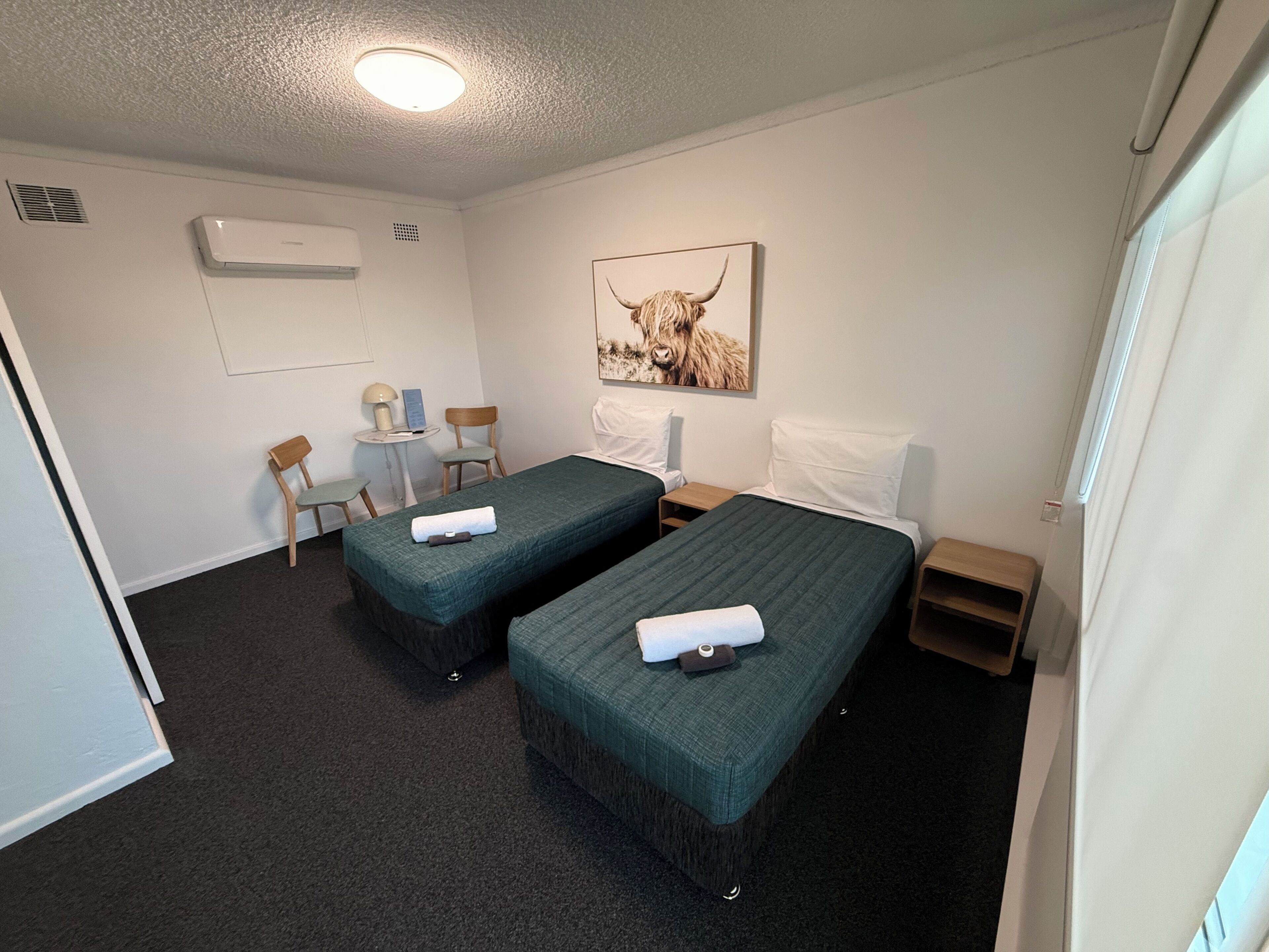 Desk, laptop workspace, WiFi (free), bed sheets