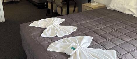 Suite | Bureau, espace de travail pour ordinateur portable, Wi-Fi gratuit