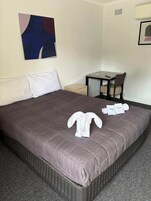 Double Room | Desk, laptop workspace, free WiFi, bed sheets