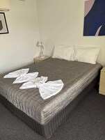 Double Room | Desk, laptop workspace, free WiFi, bed sheets