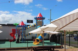 Children's play area - outdoor - Manning River Motel (Taree)