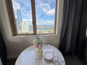 Interior - Fancy home with water view in the rocks (The Rocks)