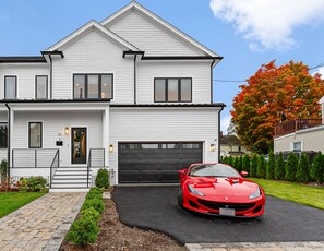 Exterior - Family Home 20min to dwtn.Boston with Game room, fire pit, Projector 6BR 5.5Bath (Waltham)