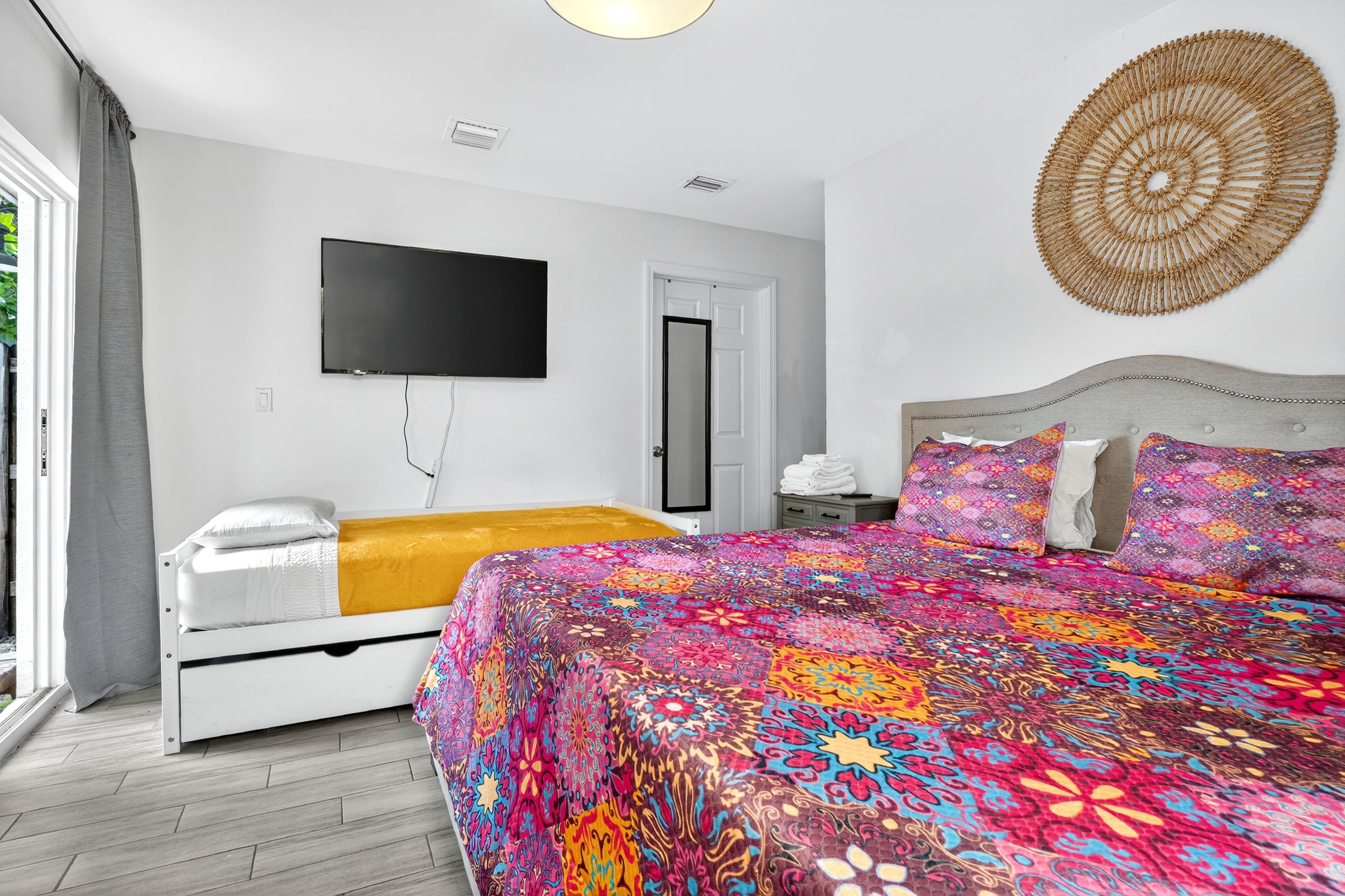 3 bedrooms, iron/ironing board, WiFi, bed sheets