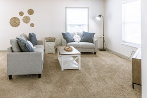 Smart TV - Coastal Hubert 3b Home-Covered Patio, Pet-friendly! (Hubert)