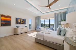 10 habitaciones, escritorio y tabla de planchar con plancha 