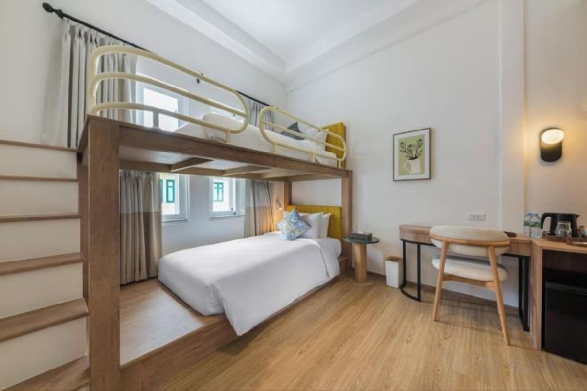 Minibar, in-room safe, desk, blackout curtains