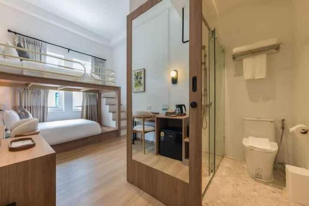 Desk, free WiFi, bed sheets