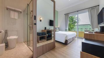 Phòng đôi Deluxe, ban công | Minibar, bàn, truy cập Internet không dây miễn phí, bộ trải giường