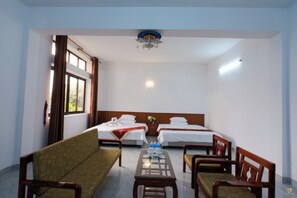 Standard Twin Room, City View | Iron/ironing board, free WiFi - Hoa Sim Hotel LS - by BAY LUXURY (Lang Son)