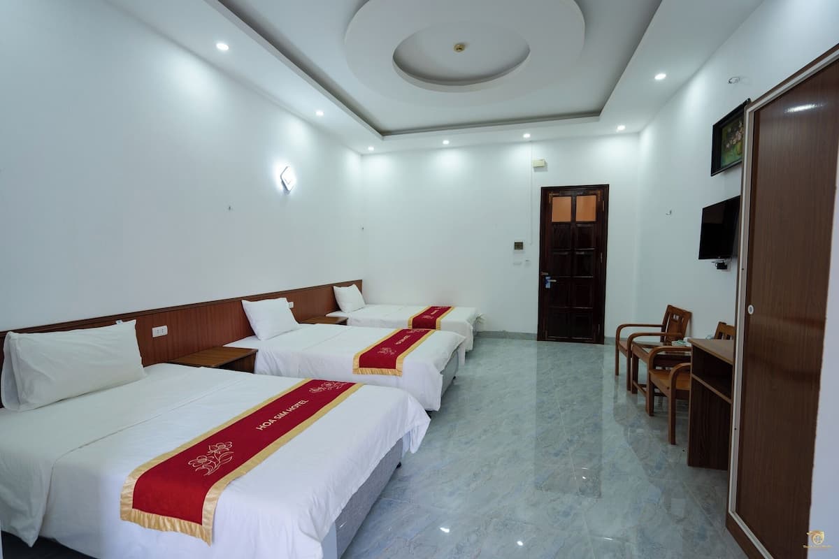 Standard Triple Room, City View | Iron/ironing board, free WiFi