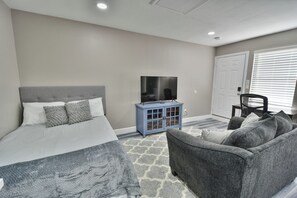 1 bedroom, desk, free WiFi, bed sheets