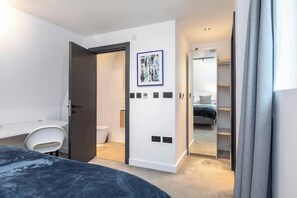 3 bedrooms, iron/ironing board, travel crib, WiFi