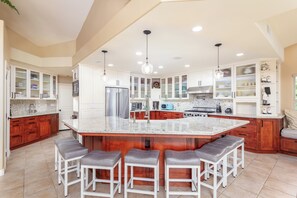 Microwave, dishwasher