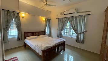 3 bedrooms, WiFi, bed sheets