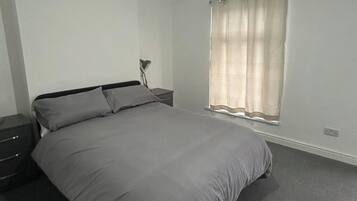 4 bedrooms, WiFi, bed sheets