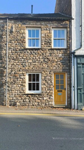 Exterior detail - Cosy Cottage for two in the centre of Sedbergh (Sedbergh)