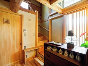 Interior - Room only Stay in a 70yearold storehouse that / Ochigun Shimane (Ochigun)