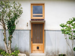 Exterior detail - Room only Stay in a 70yearold storehouse that / Ochigun Shimane (Ochigun)