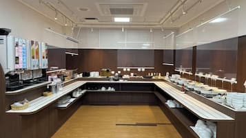 Daily buffet breakfast (JPY 1000 per person)