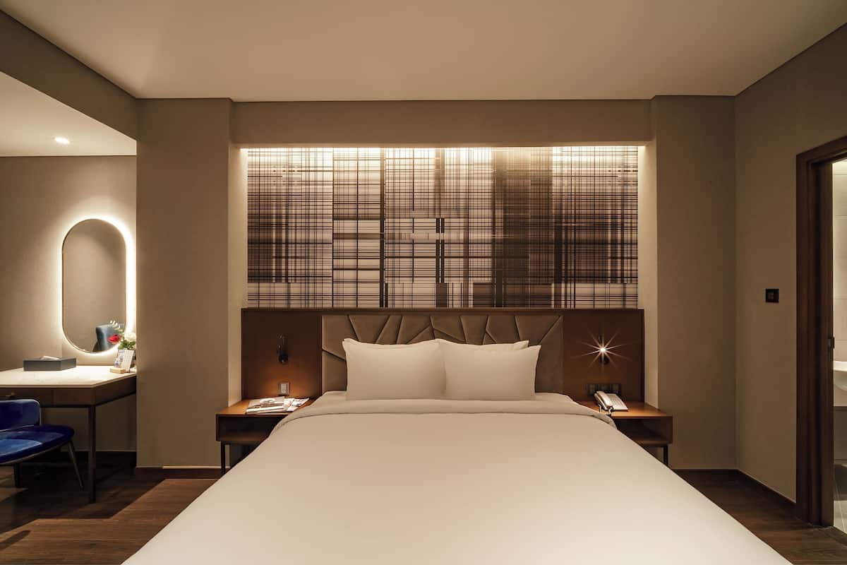 In-room safe, blackout curtains, free WiFi