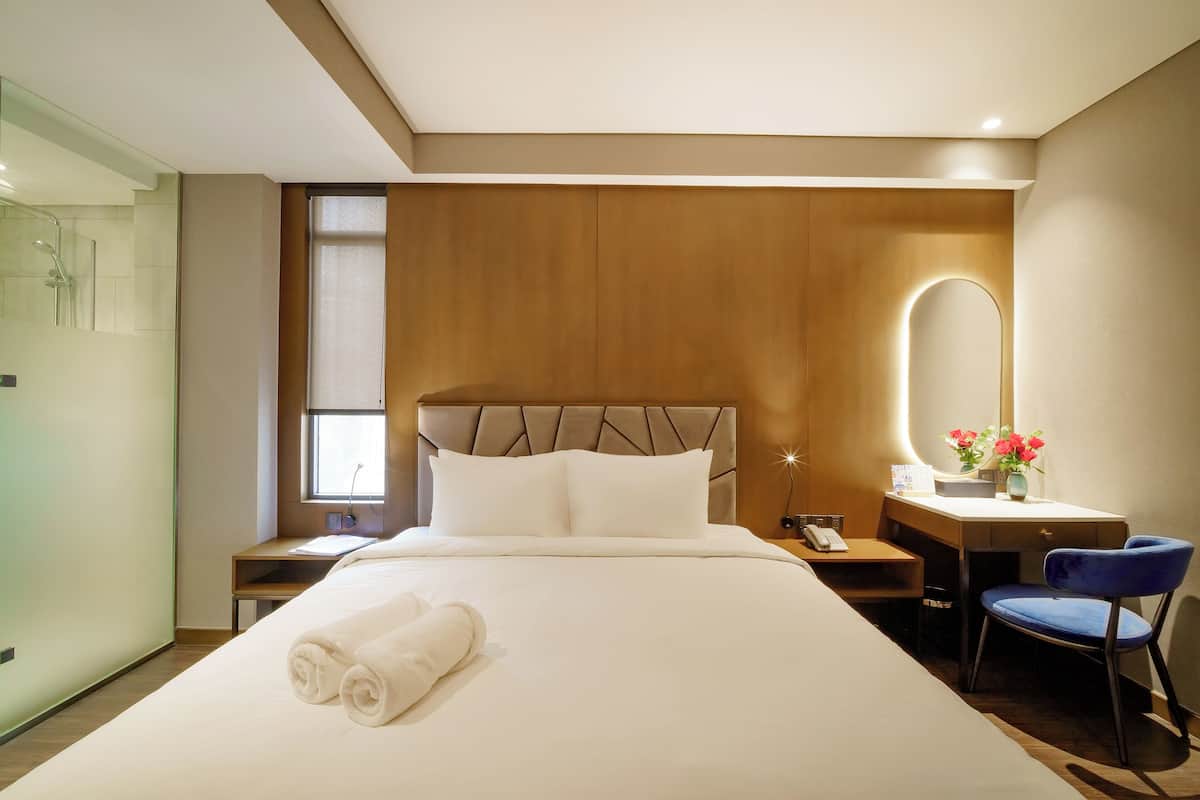 In-room safe, blackout curtains, free WiFi