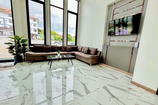 32-inch TV with digital channels