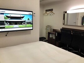 Escritorio, cortinas blackout y wifi gratis 