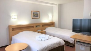 Schreibtisch, Verdunkelungsvorhänge, kostenloses WLAN