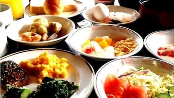 Bữa sáng buffet hàng ngày với phụ phí nhỏ