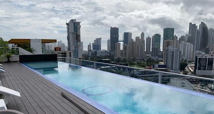 PH QUARTIER 16D LUXURY APARTMENT WITH ROOFTOP POOL